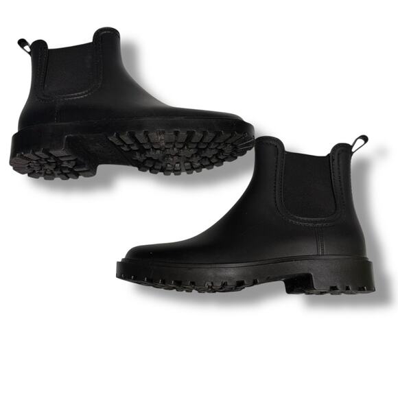 Old Navy Black Ankle Boots Chelsea Water Repellent Rain Women’s 8 Rubber - Picture 1 of 7